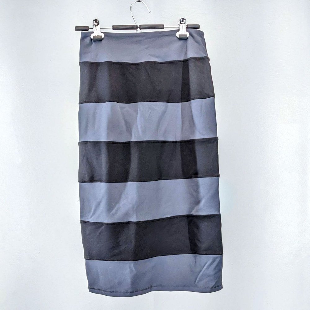 Lululemon  Striped Yoga Over Skirt Size 8 Grey Black (1055362)